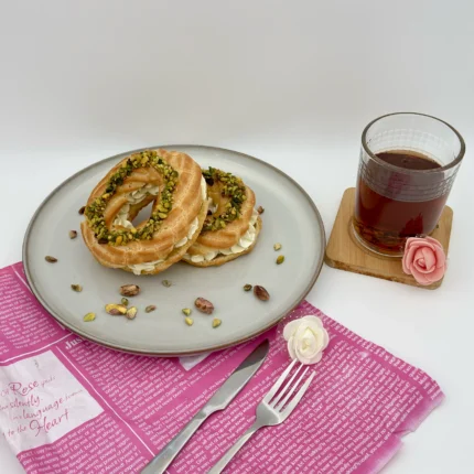 دسر پاریس برست پسته‌ای